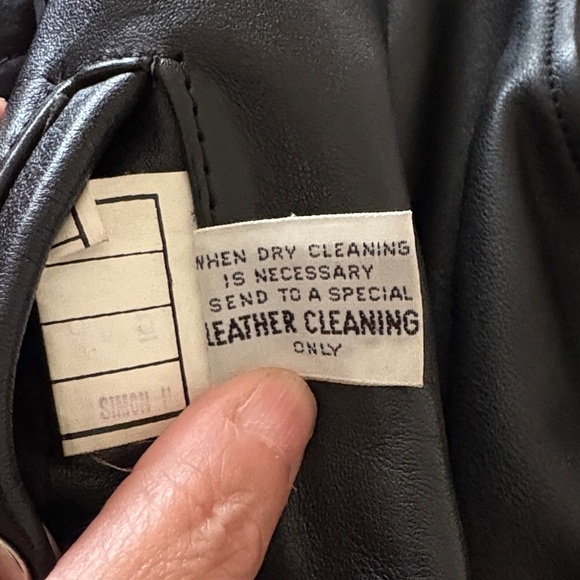 Vintage 80’s Gently Loved Unisex Harley-Davidson Black Leather Biker Jacket - Picture 8 of 16